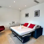Air Conditioning, Calm & Comfort In The Heart Of Marais Appartement *