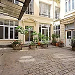 Appartement Air Conditioning, Calm & Comfort In The Heart Of Marais *