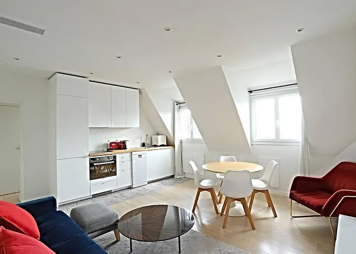 Air Conditioning, Calm & Comfort In The Heart Of Marais *
